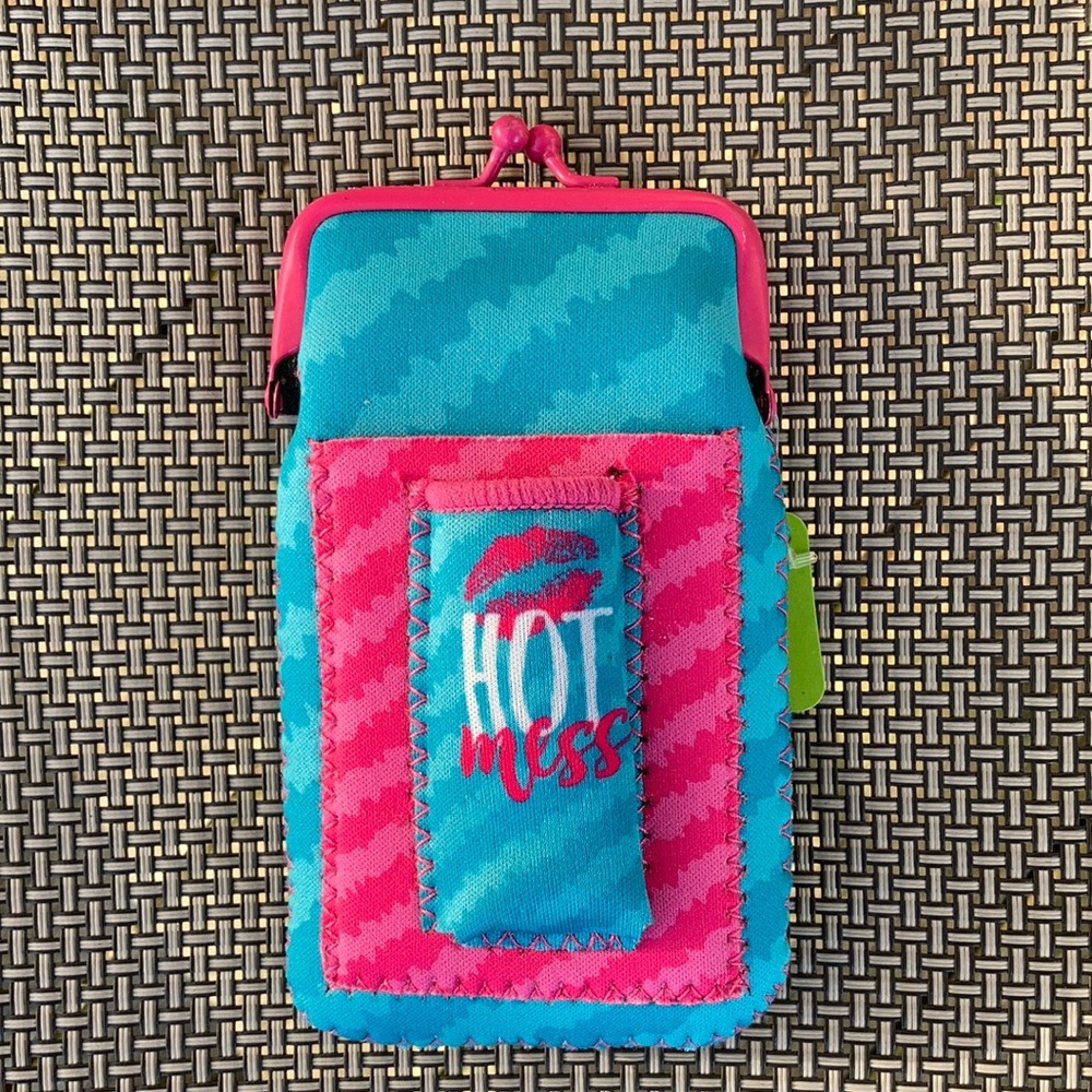 ⚜️Hot Mess Cigarette Pouch w/pockets! NWT!